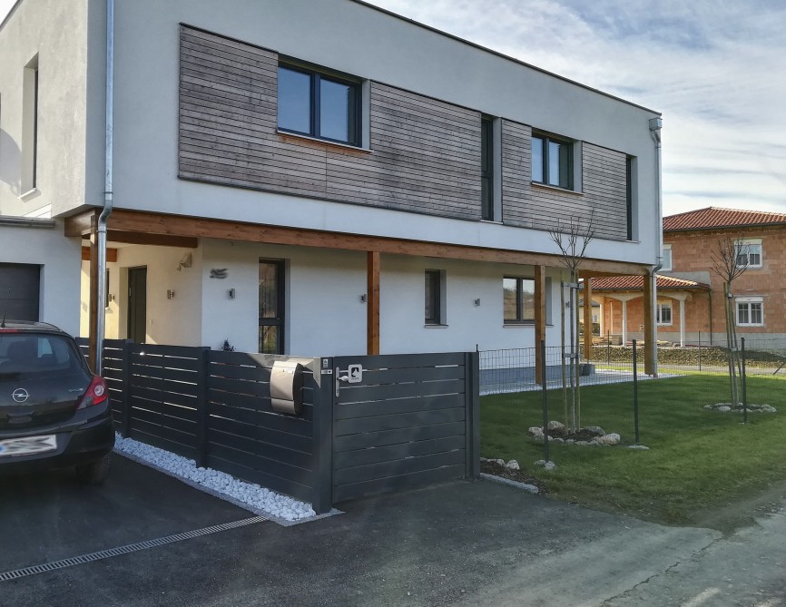 Familie Taschner-Weber aus Großwilfersdorf, Aluzaun &amp; Drehtor