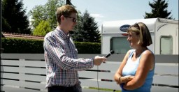 Frau Steinkellner aus Feldkirchen, Schiebetor